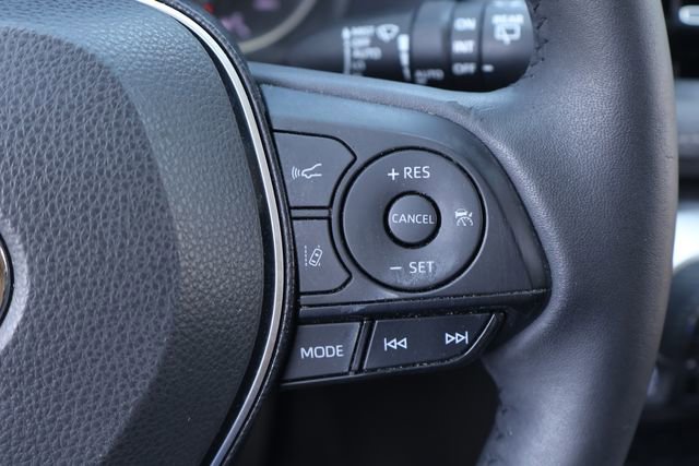 Used 2020 Toyota RAV4 XLE Premium image 23