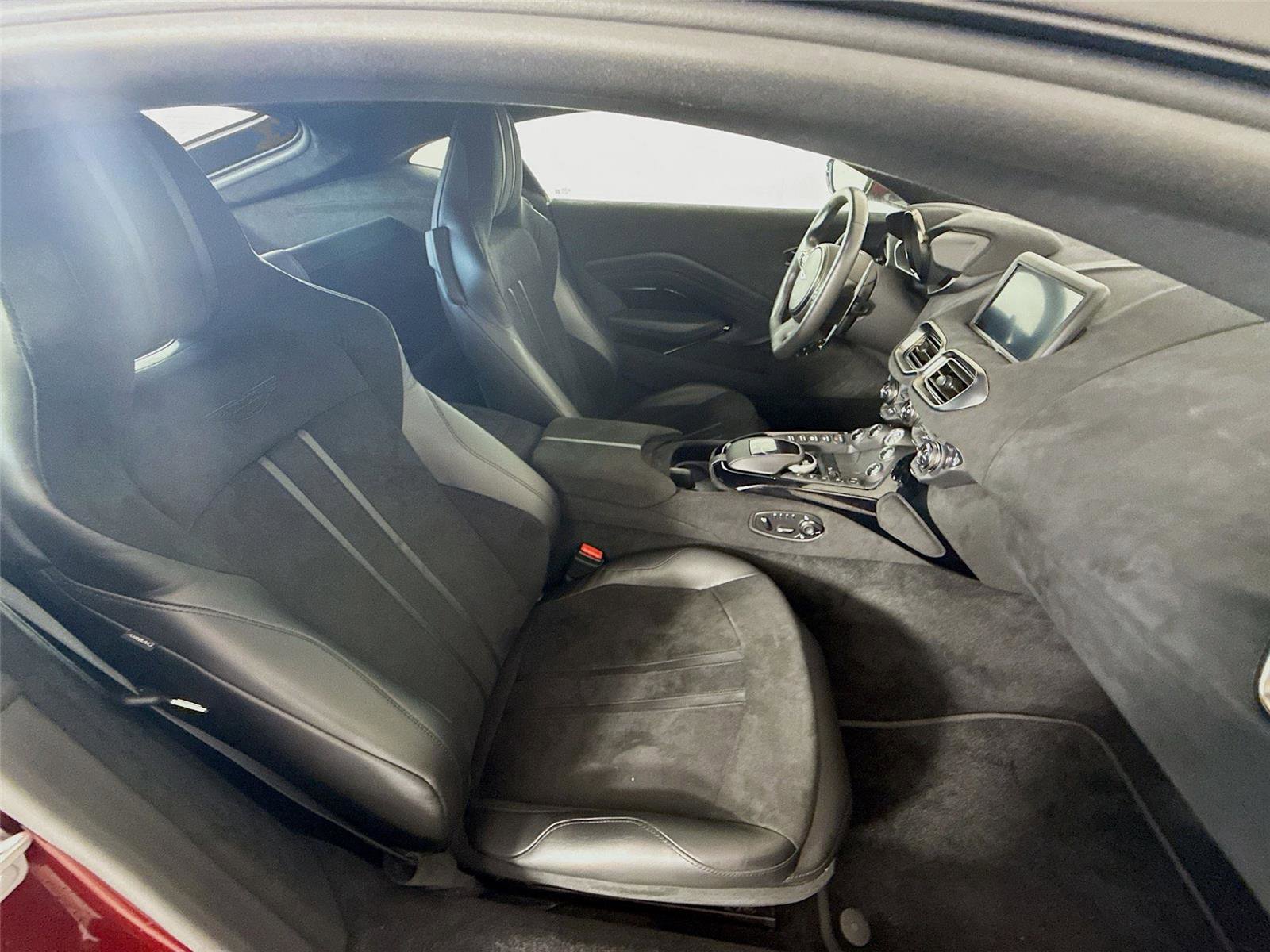 Used 2020 Aston Martin V8 Vantage Coupe RWD image 14