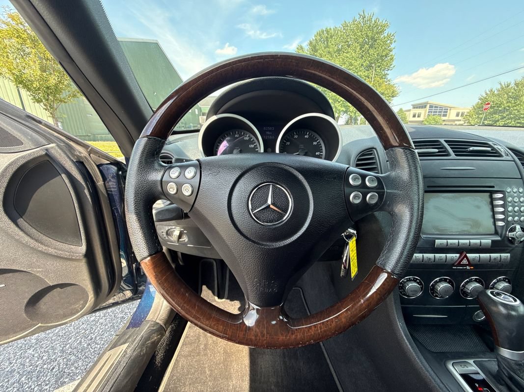 Used 2008 Mercedes-Benz SLK 280 image 21
