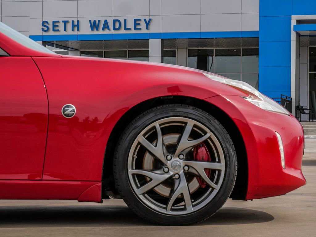 Used 2016 Nissan 370Z w/ Sport Package image 9