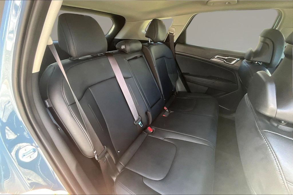 Certified 2026 Kia Sportage EX w/ EX Panoramic Sunroof Package image 24