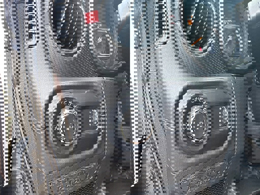 Used 2025 Jeep Wrangler Unlimited Rubicon image 20