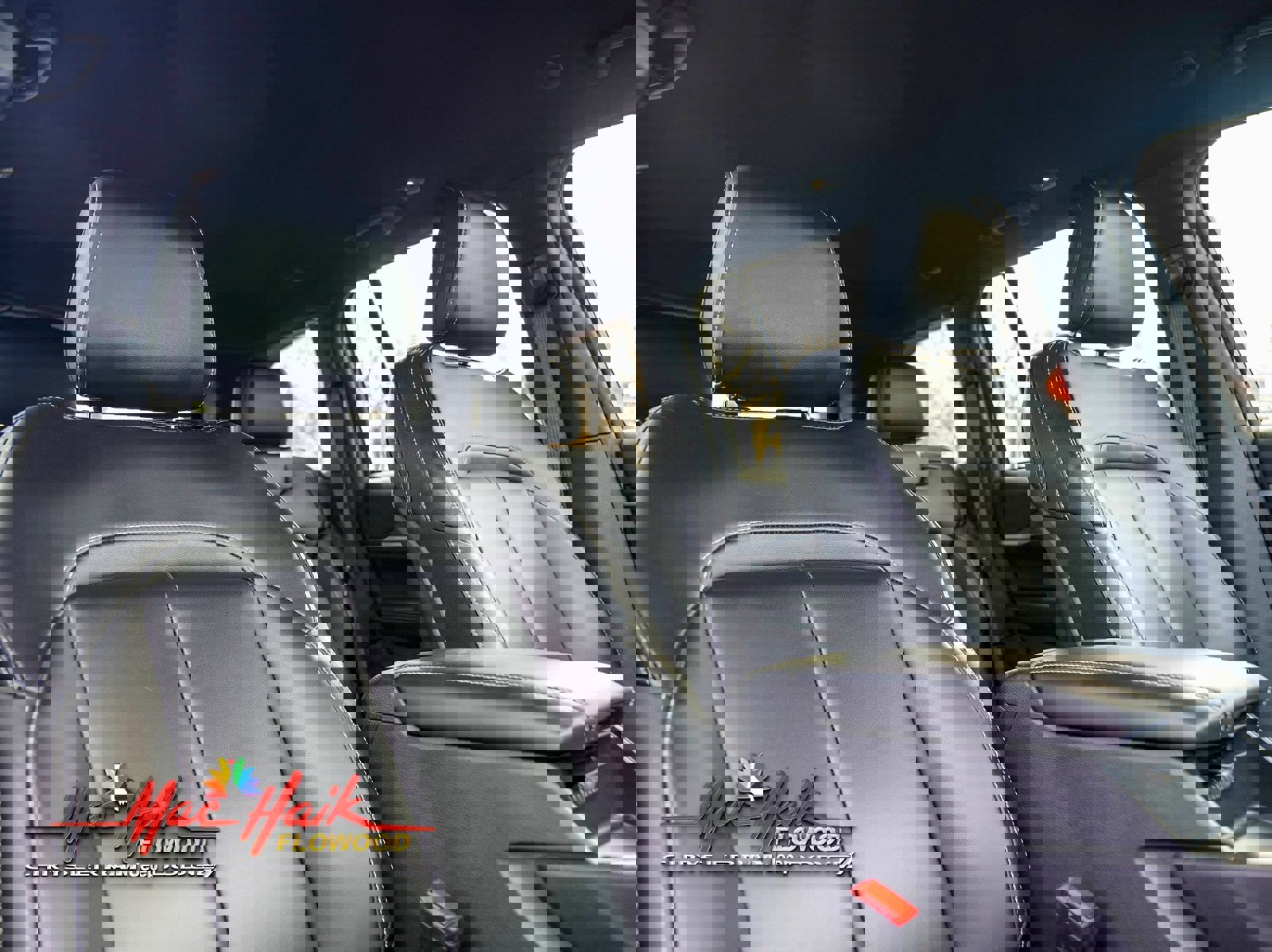 Used 2024 Jeep Grand Cherokee Limited w/ Black Appearance Package image 16