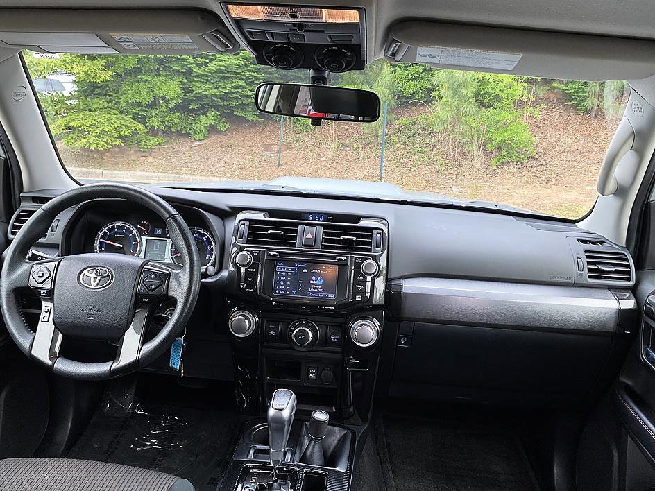 Used 2018 Toyota 4Runner TRD Off-Road AWD/4WD image 18