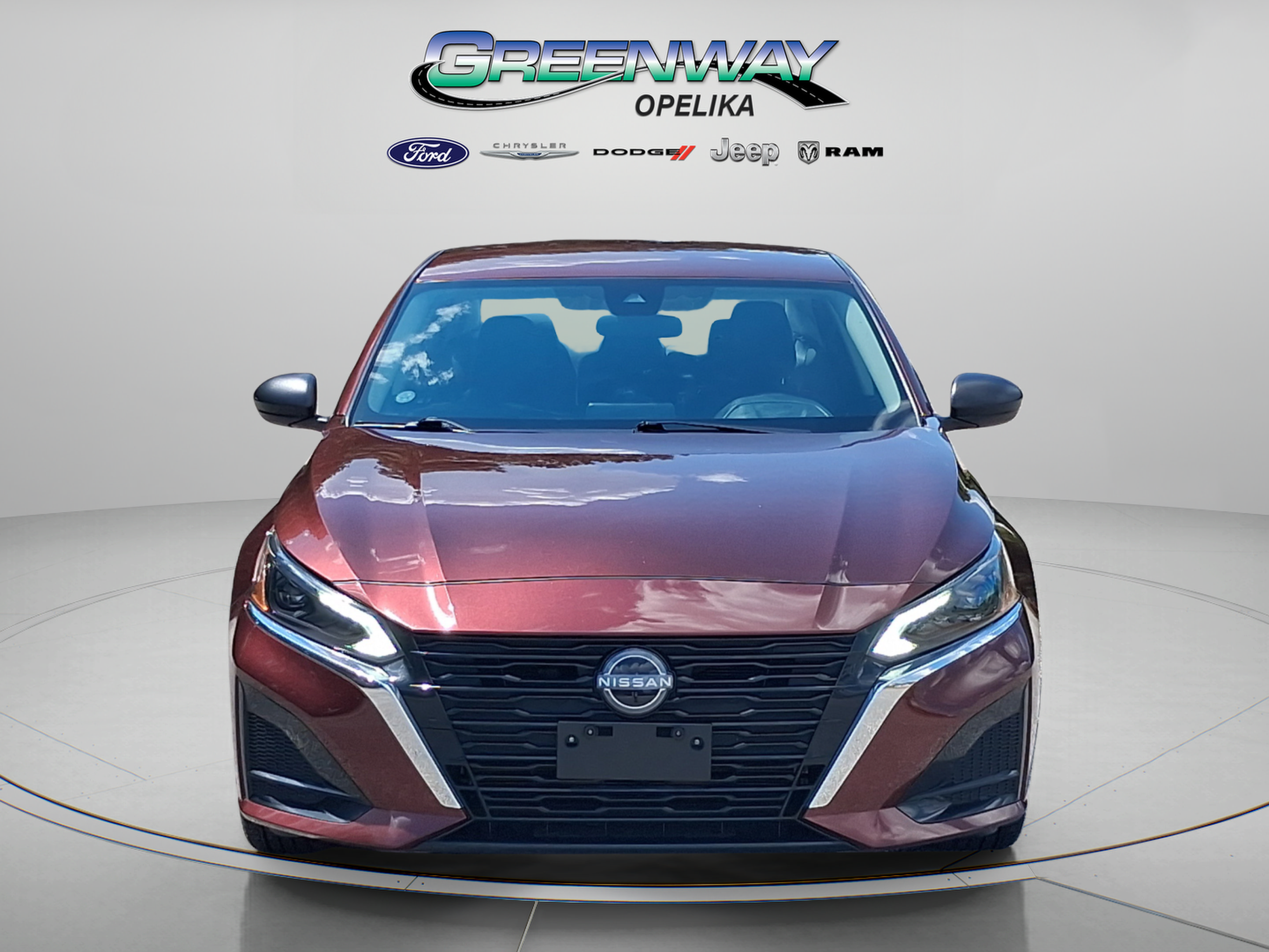 Used 2025 Nissan Altima 2.5 SV FWD image 2