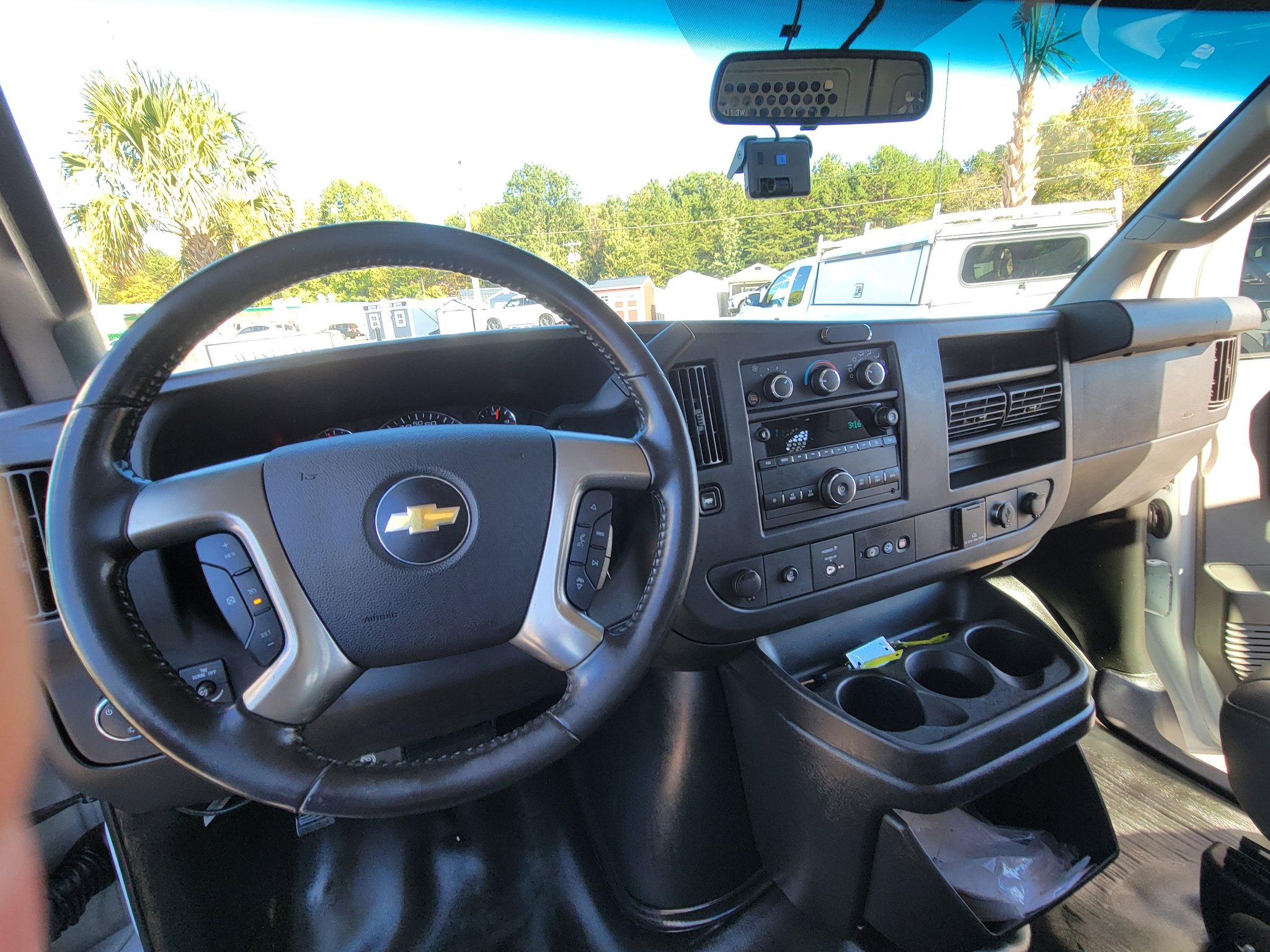 Used 2018 Chevrolet Express 2500 w/ Enhanced Convenience Package image 20