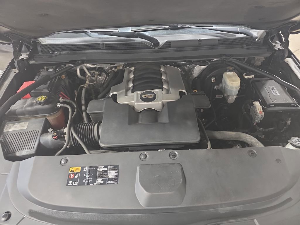 Used 2016 Cadillac Escalade Luxury image 32