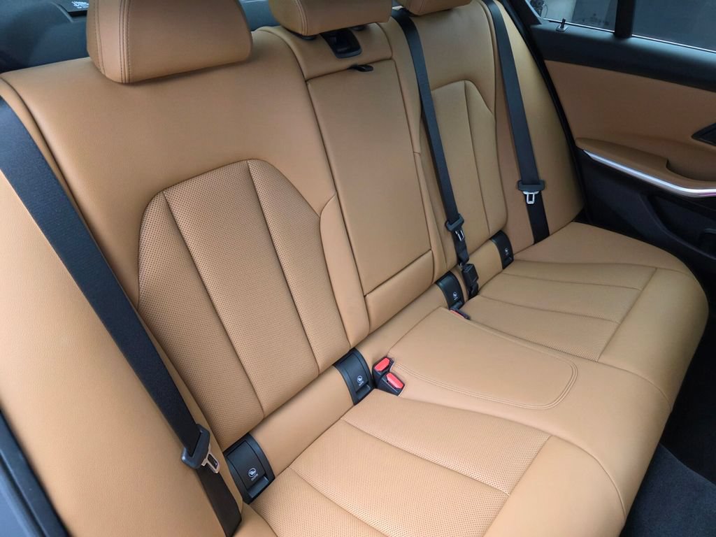 Used 2024 BMW 330i Sedan w/ Convenience Package RWD image 26