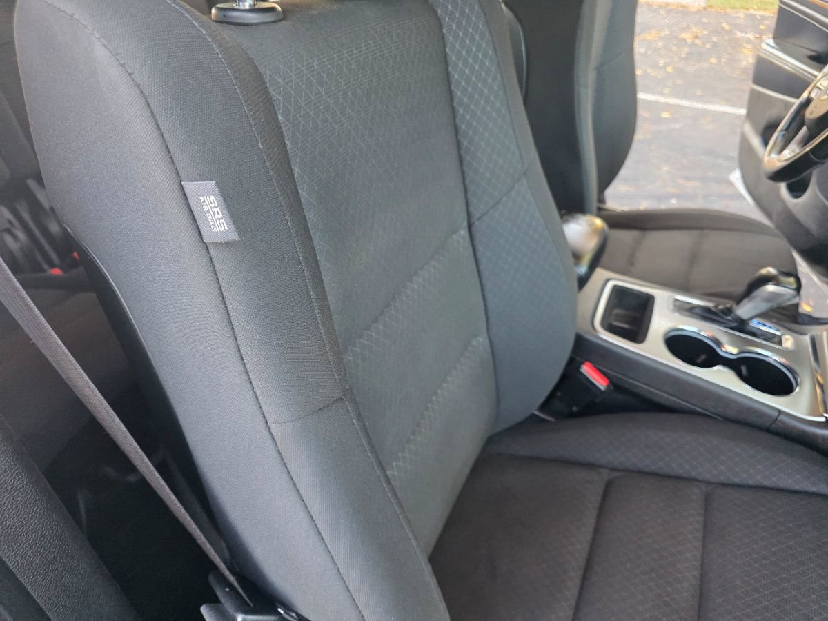 Used 2018 Jeep Grand Cherokee Laredo image 27