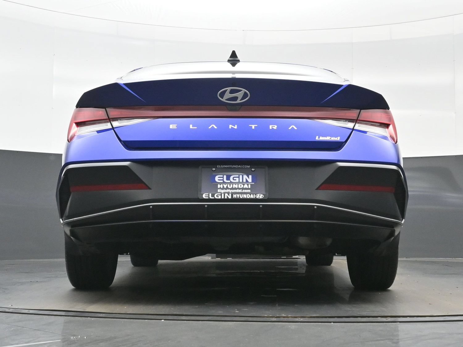 Certified 2025 Hyundai Elantra Limited FWD image 30