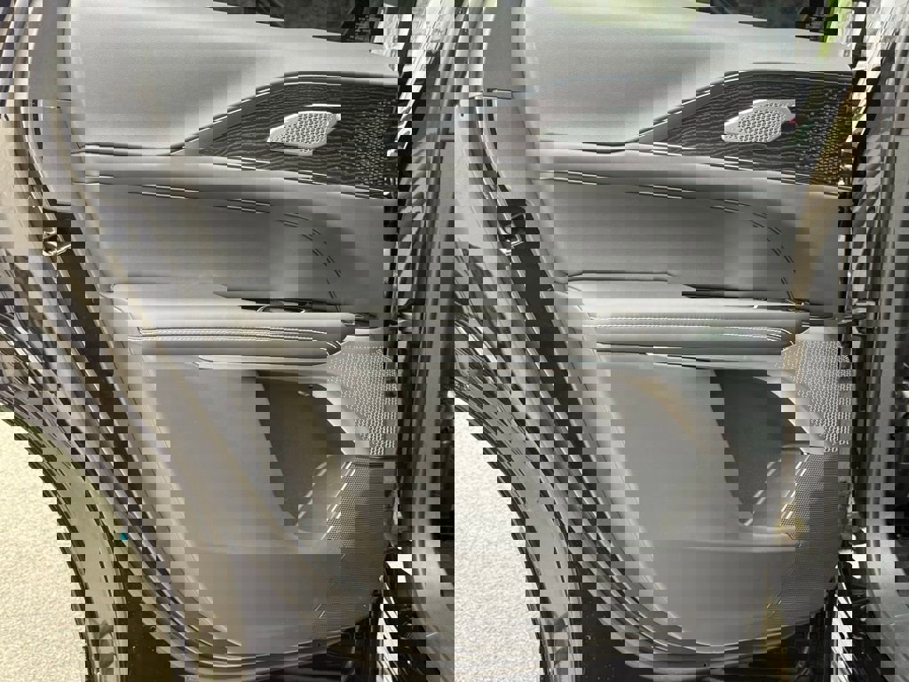 New 2026 Cadillac Lyriq V w/ Exterior Carbon Fiber Package image 21