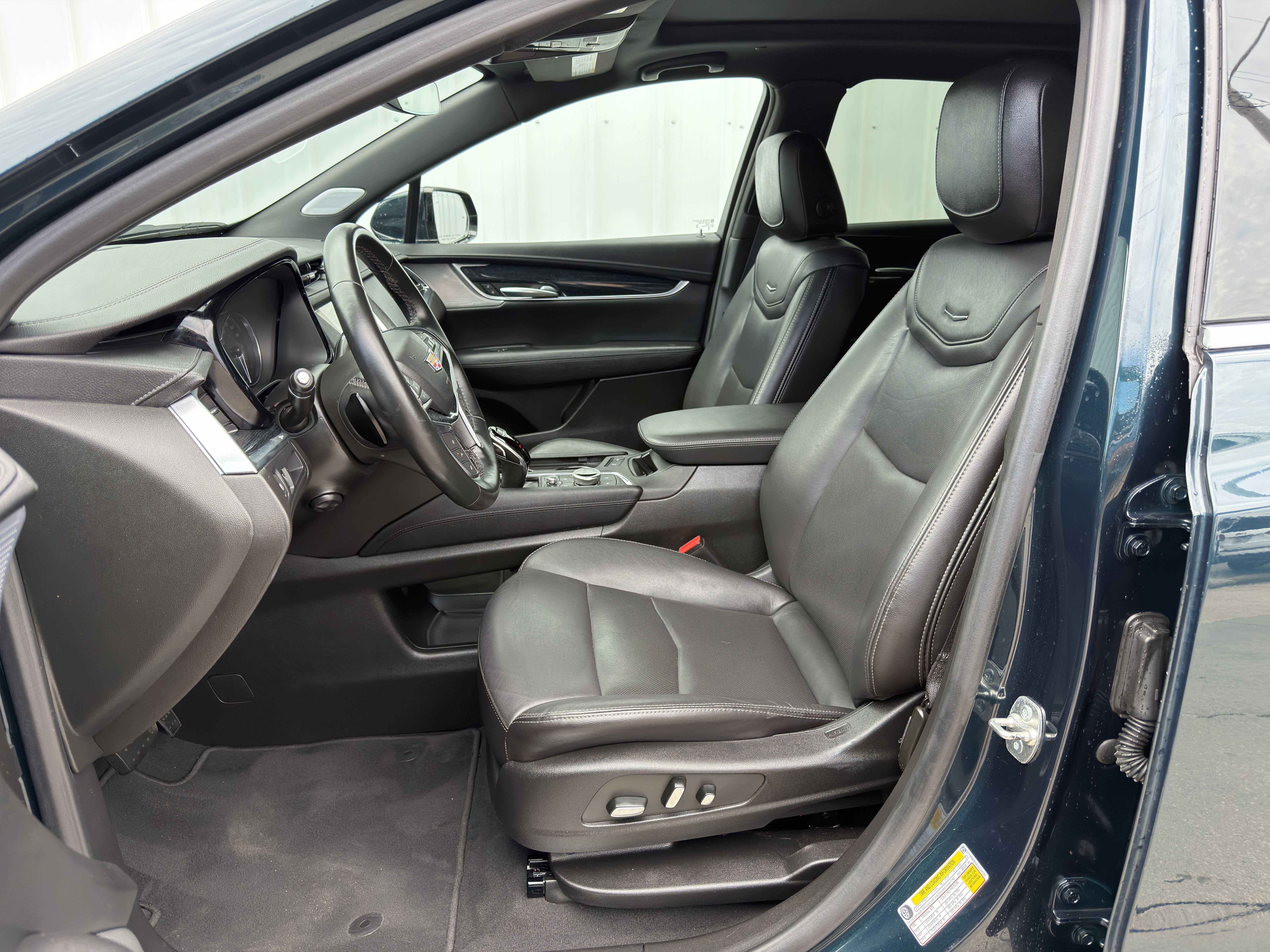 Certified 2025 Cadillac XT5 Premium Luxury AWD/4WD image 18