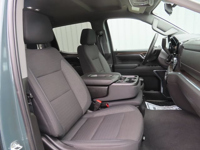 Used 2025 Chevrolet Silverado 1500 LT AWD/4WD image 25