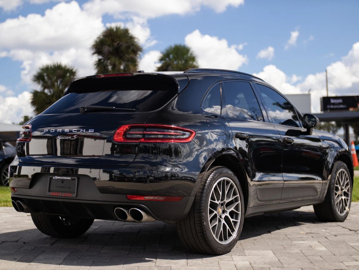 Used 2015 Porsche Macan S w/ Infotainment Package AWD/4WD image 15