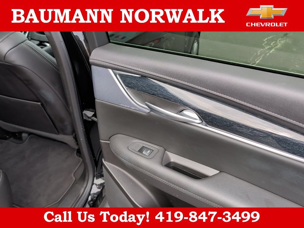 Used 2025 Cadillac XT5 Premium Luxury AWD/4WD image 17