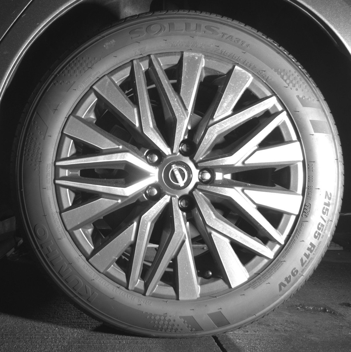 Used 2025 Nissan Altima 2.5 SV FWD image 14