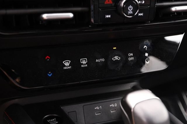 Certified 2025 Nissan Kicks SR FWD image 18