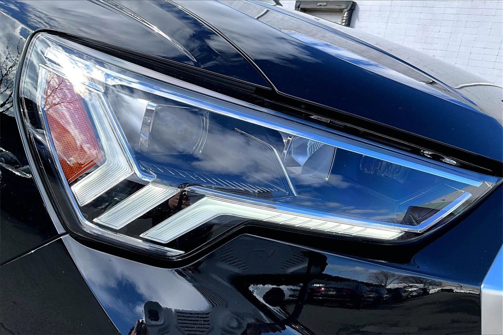 Used 2025 Audi Q3 2.0T Premium Plus w/ Premium Plus Package image 32