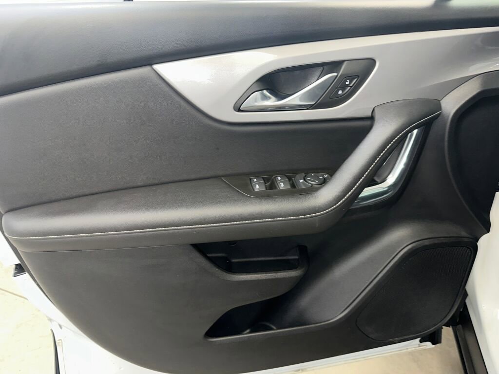 Used 2023 Chevrolet Blazer LT w/ Driver Confidence Package image 4