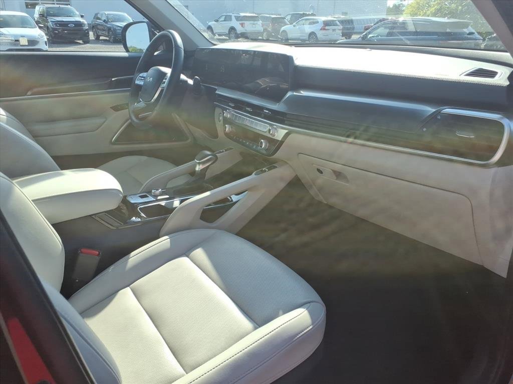 Used 2025 Kia Telluride S image 42