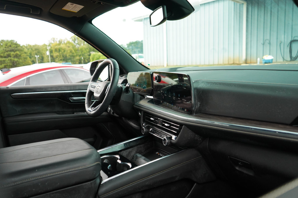 Used 2025 Chevrolet Tahoe Premier AWD/4WD image 15