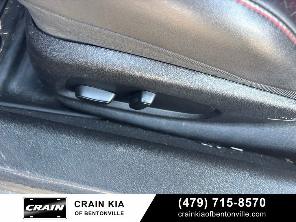 Used 2018 Chevrolet Camaro LT RWD image 13