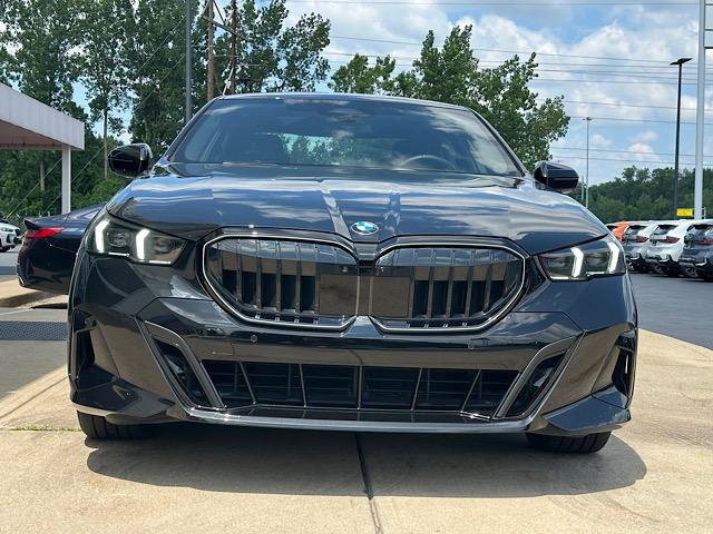Used 2026 BMW 540i xDrive AWD/4WD image 2