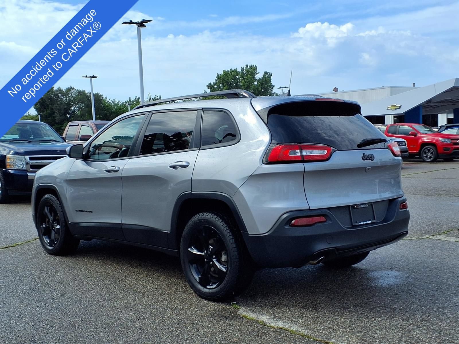 Used 2016 Jeep Cherokee Latitude w/ Cold Weather Group FWD image 8