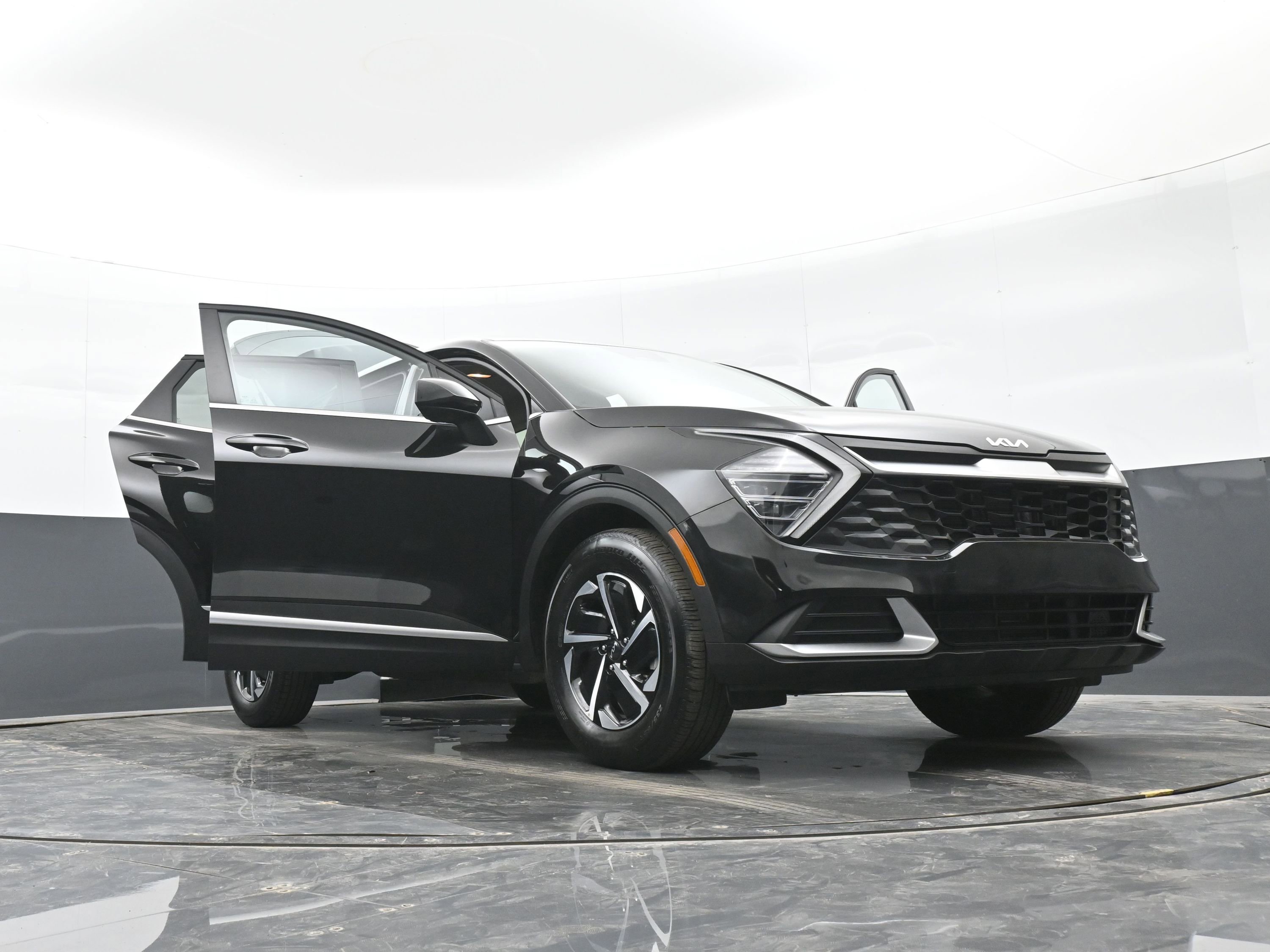 Used 2025 Kia Sportage LX image 43