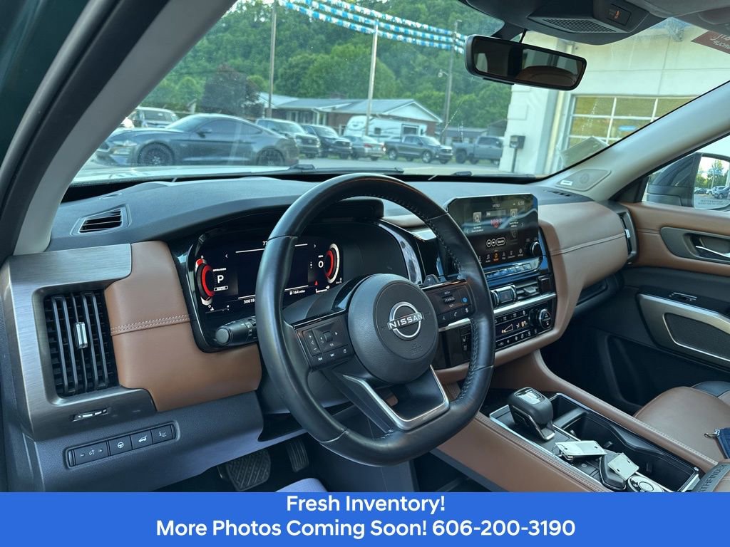 Used 2023 Nissan Pathfinder Platinum w/ Cargo Package AWD/4WD image 11
