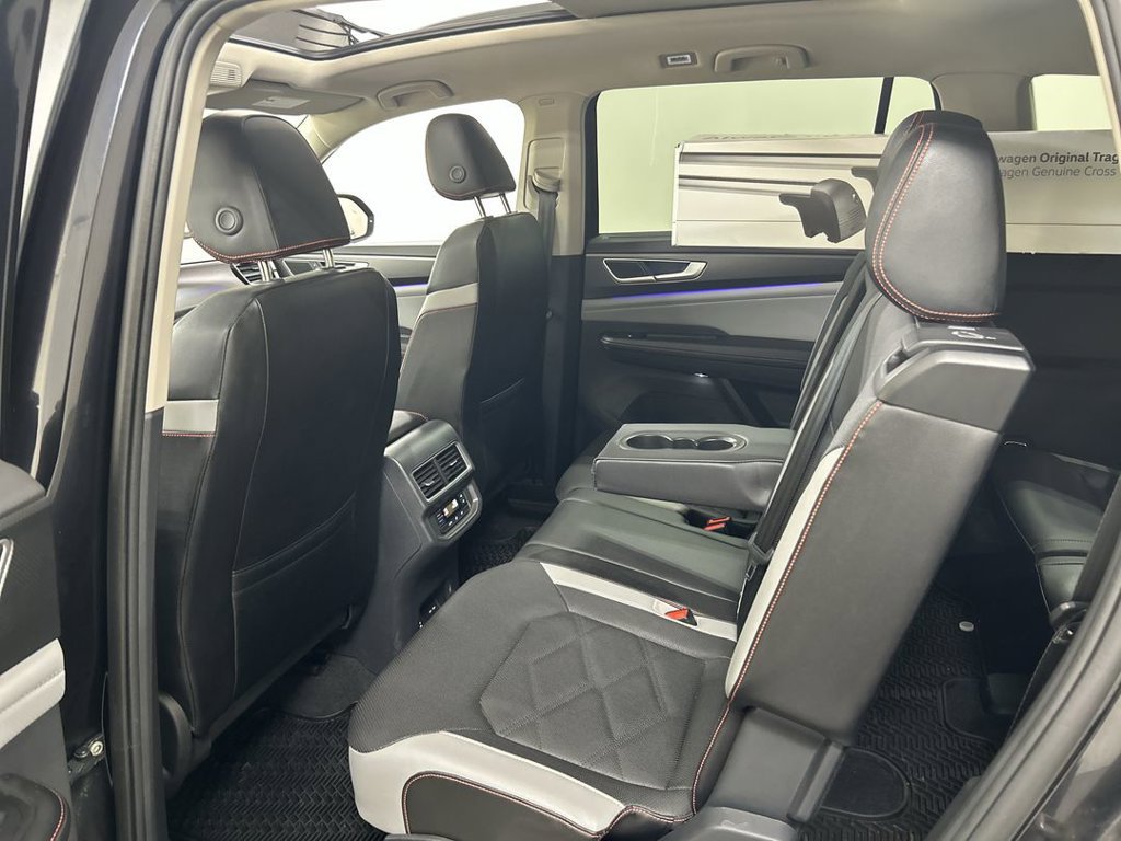 Certified 2024 Volkswagen Atlas Peak Edition SEL AWD/4WD image 20