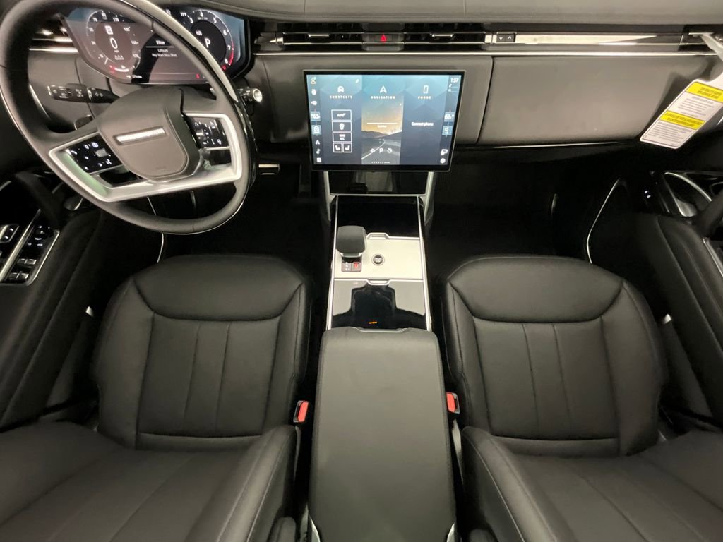 Used 2025 Land Rover Range Rover SE AWD/4WD image 14