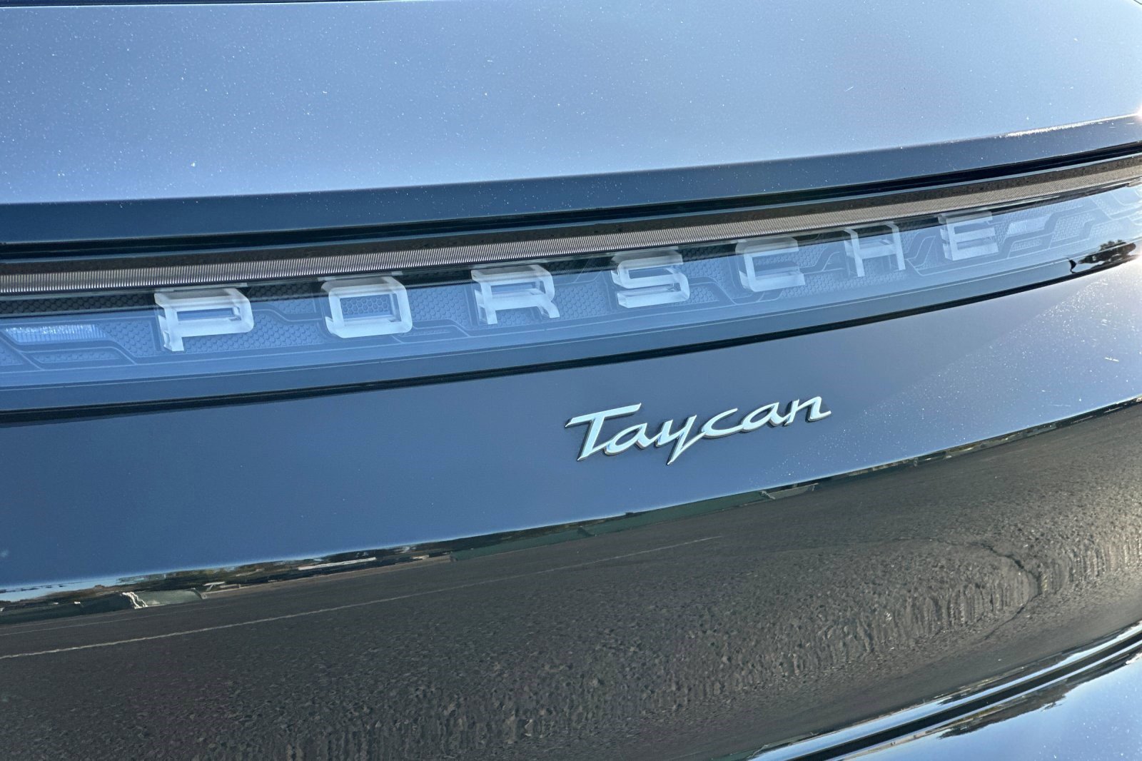 Used 2024 Porsche Taycan image 22