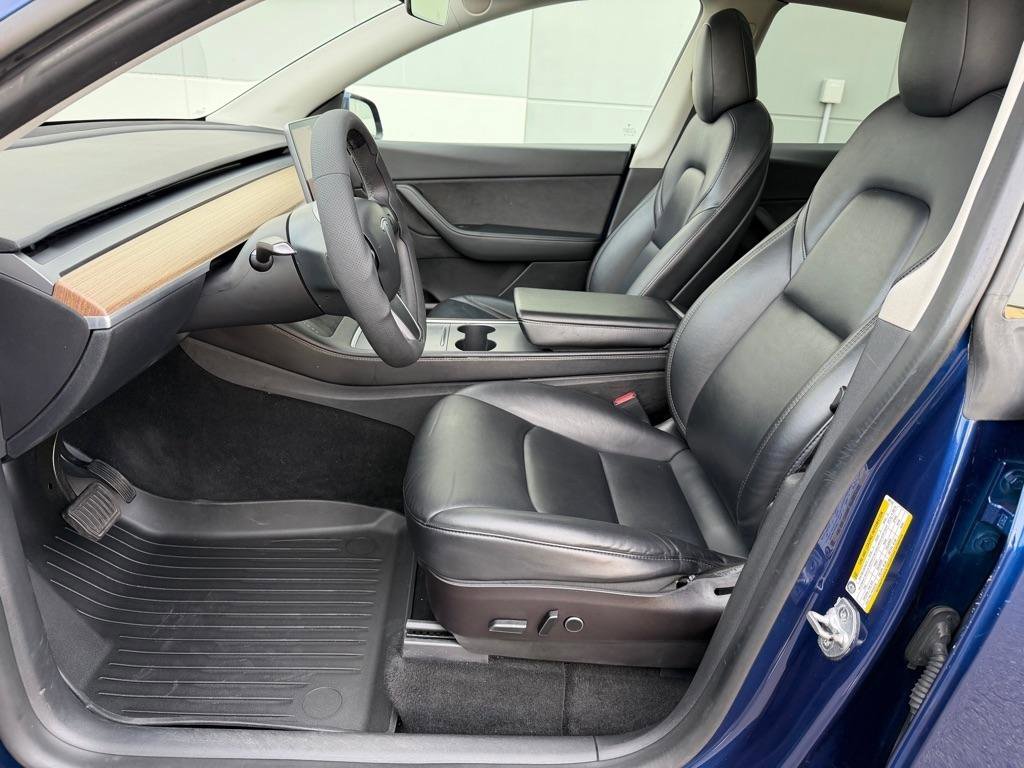 Used 2022 Tesla Model Y Long Range image 32