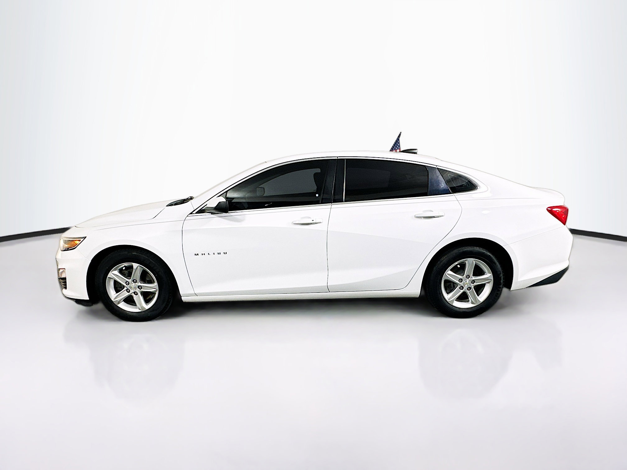 Used 2021 Chevrolet Malibu LS FWD image 6