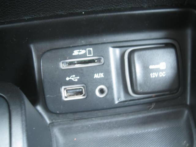 Used 2015 Jeep Cherokee Latitude w/ Cold Weather Group image 30