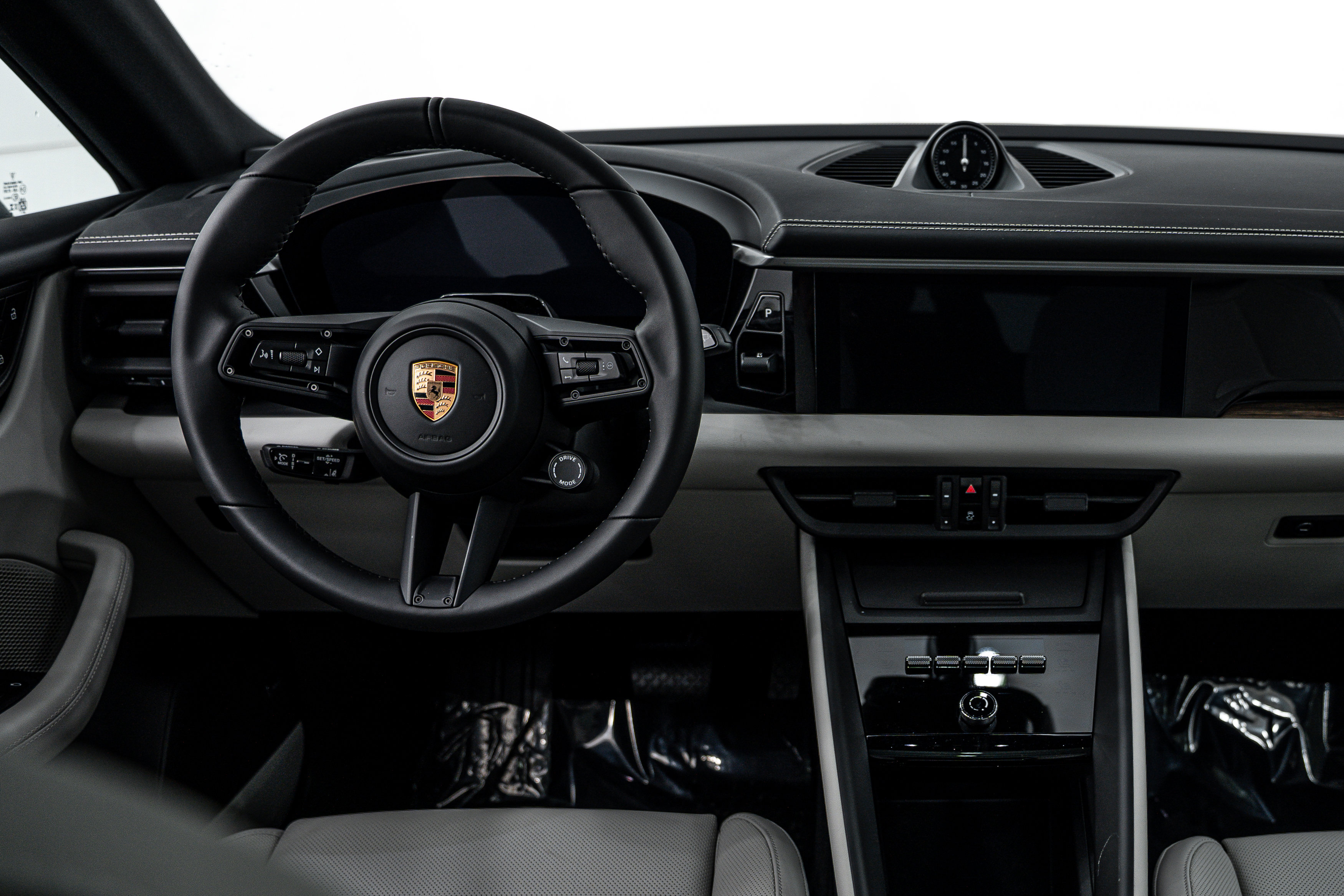New 2026 Porsche Macan 4 Electric AWD/4WD image 28