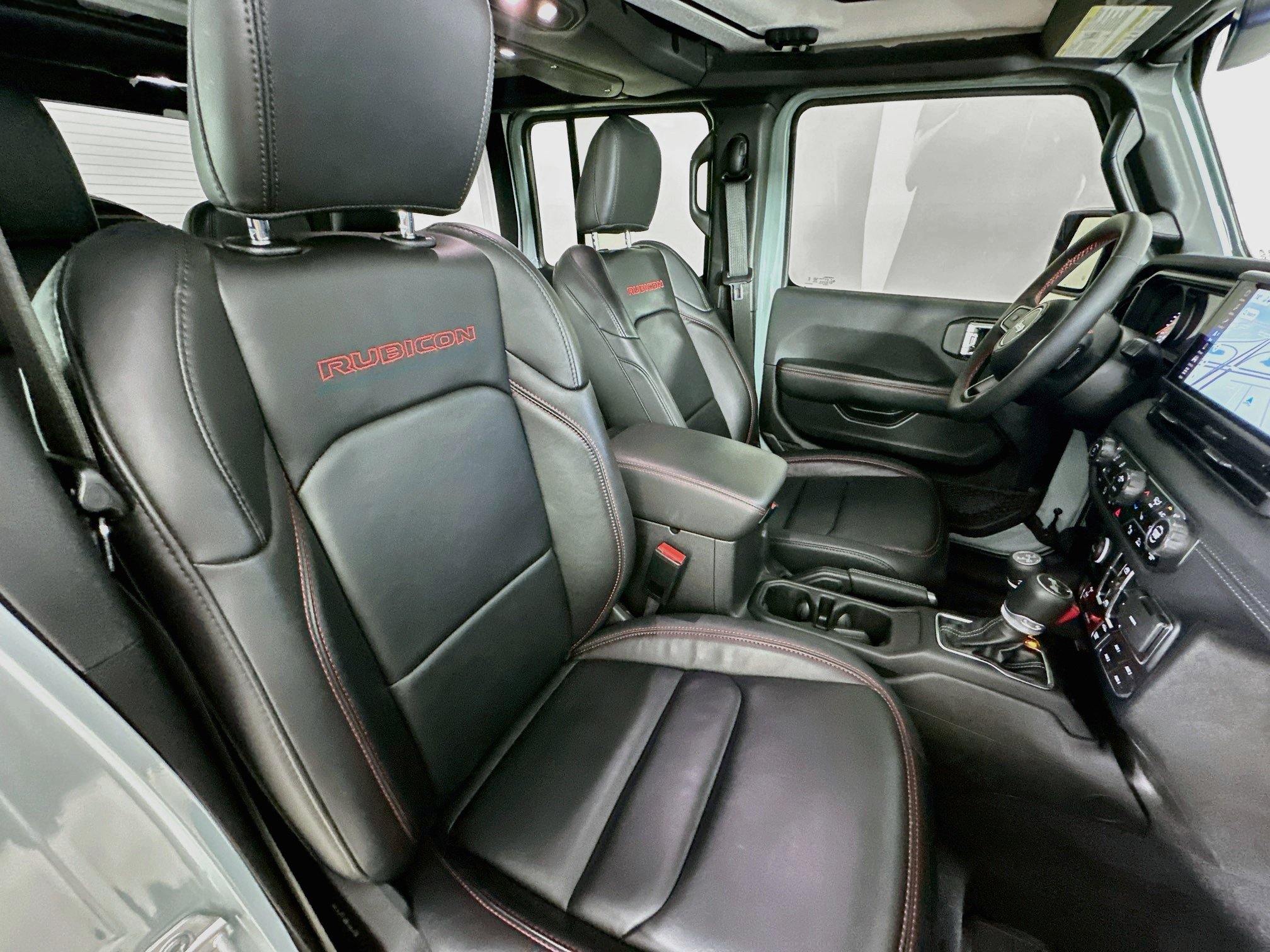 Certified 2024 Jeep Wrangler Unlimited Rubicon AWD/4WD image 32
