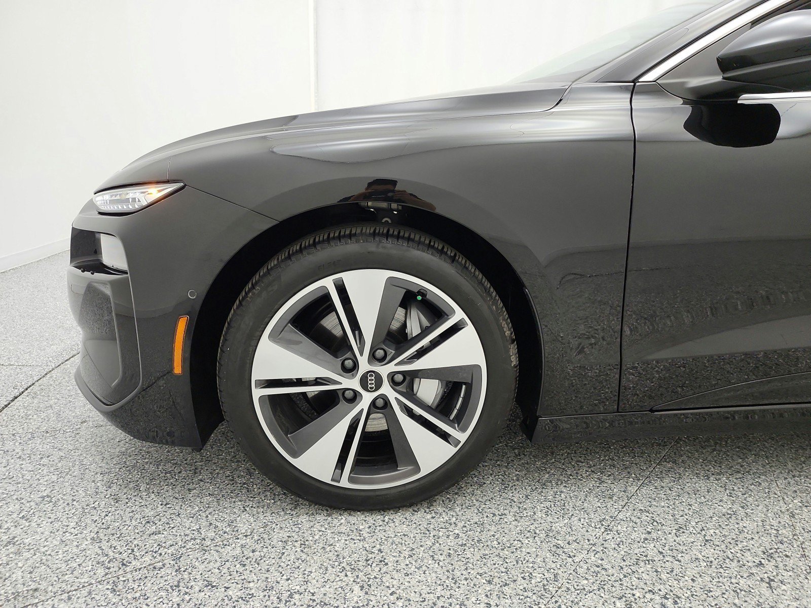 Used 2025 Audi A6 e-tron Premium Plus w/ Premium Plus AWD/4WD image 15