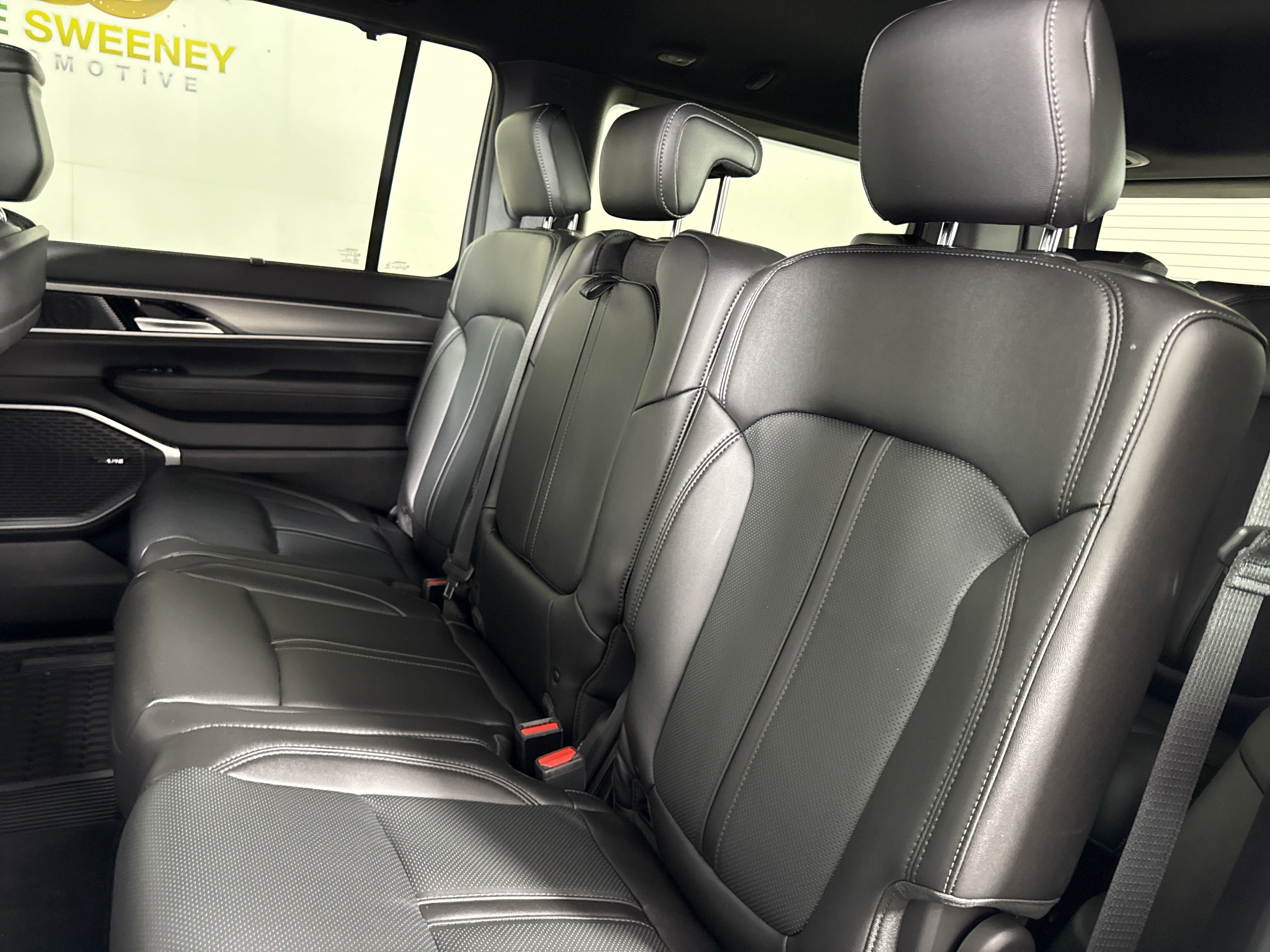 New 2025 Jeep Wagoneer 4WD w/ Convenience Group I image 13