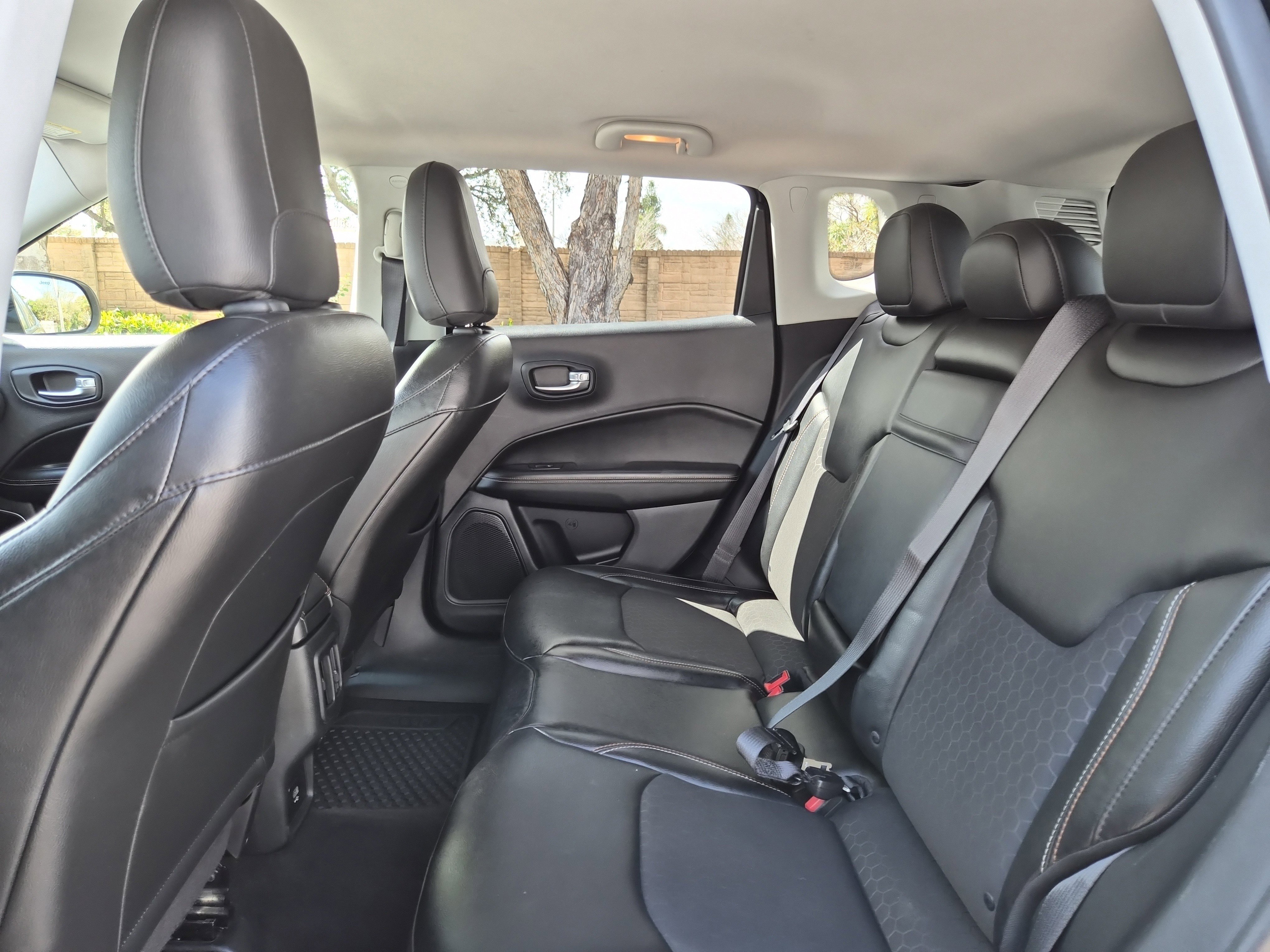 Used 2018 Jeep Compass Latitude w/ Cold Weather Group image 15