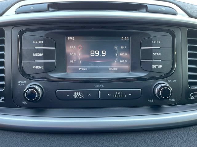 Used 2017 Kia Sorento AWD image 18