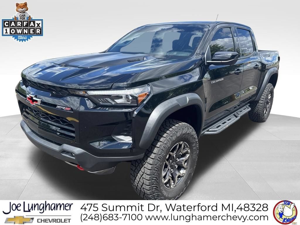 Used 2025 Chevrolet Colorado ZR2 w/ Technology Package AWD/4WD image 8