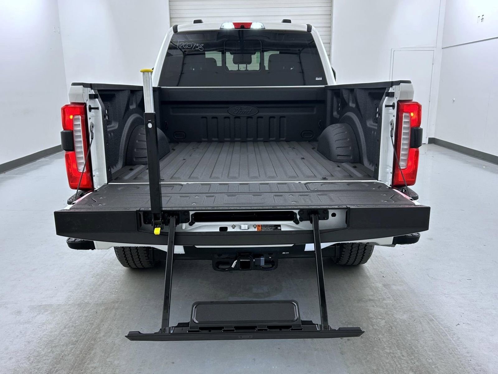 New 2026 Ford F250 Lariat w/ Black Appearance Package image 21