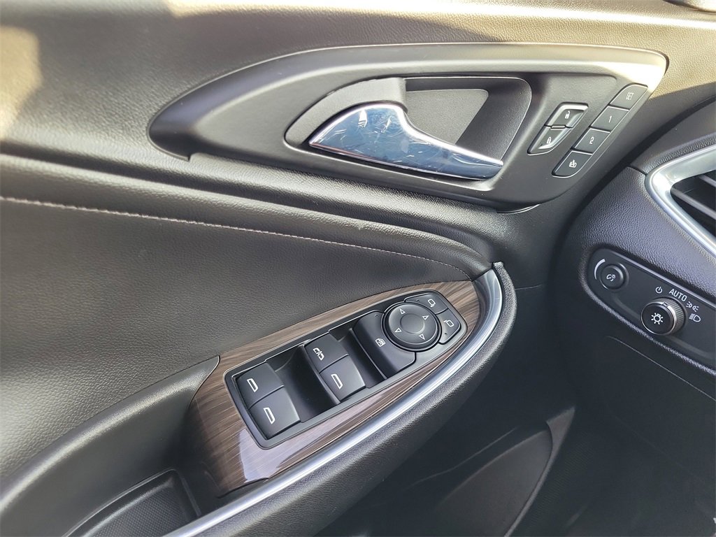 Used 2024 Chevrolet Malibu LT image 15