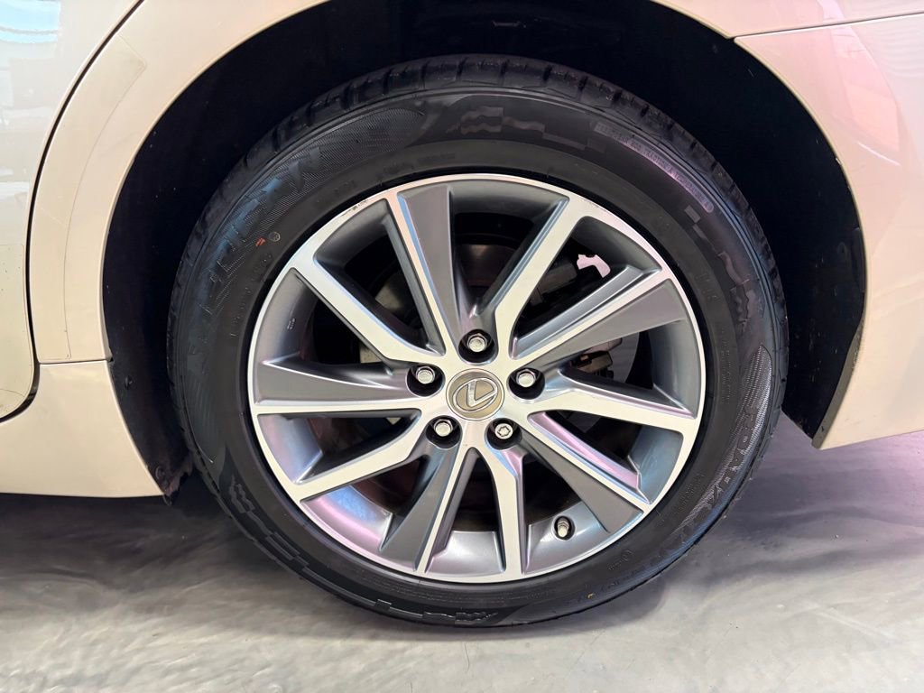 Used 2017 Lexus ES 300h w/ Luxury Package image 27