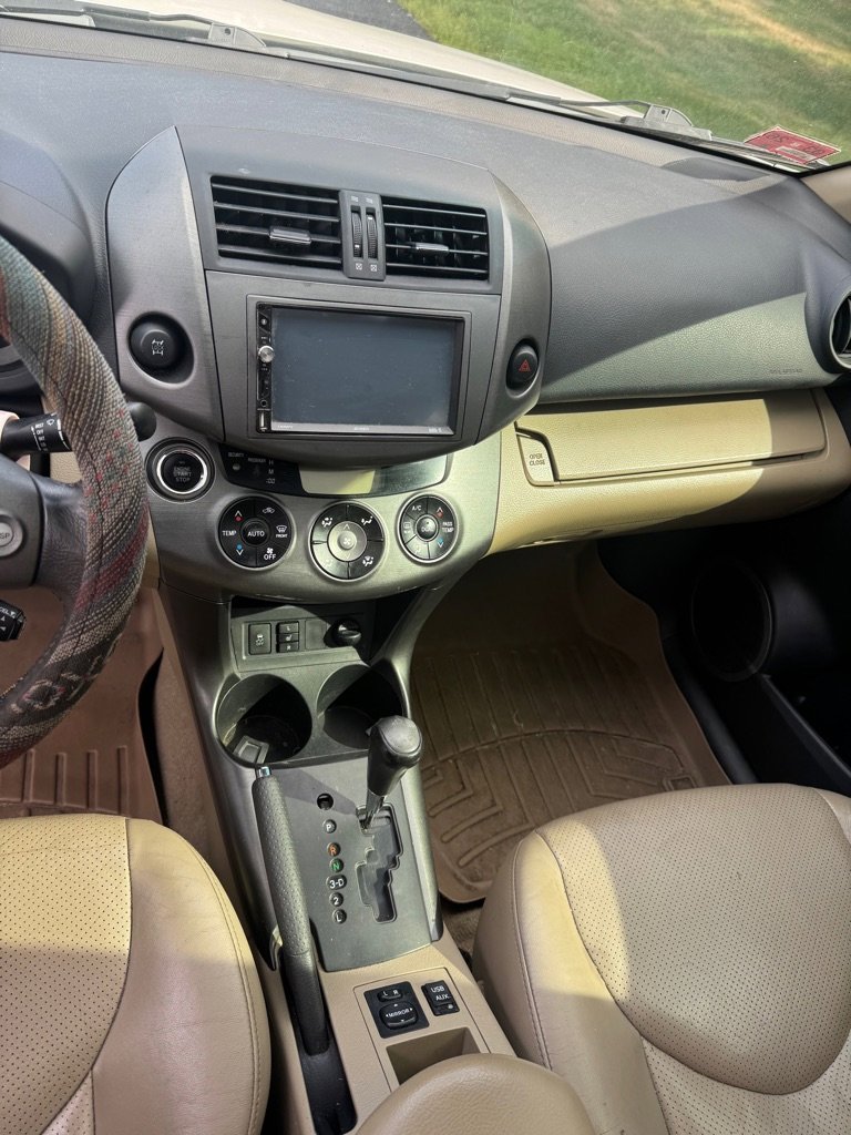 Used 2012 Toyota RAV4 Limited image 19