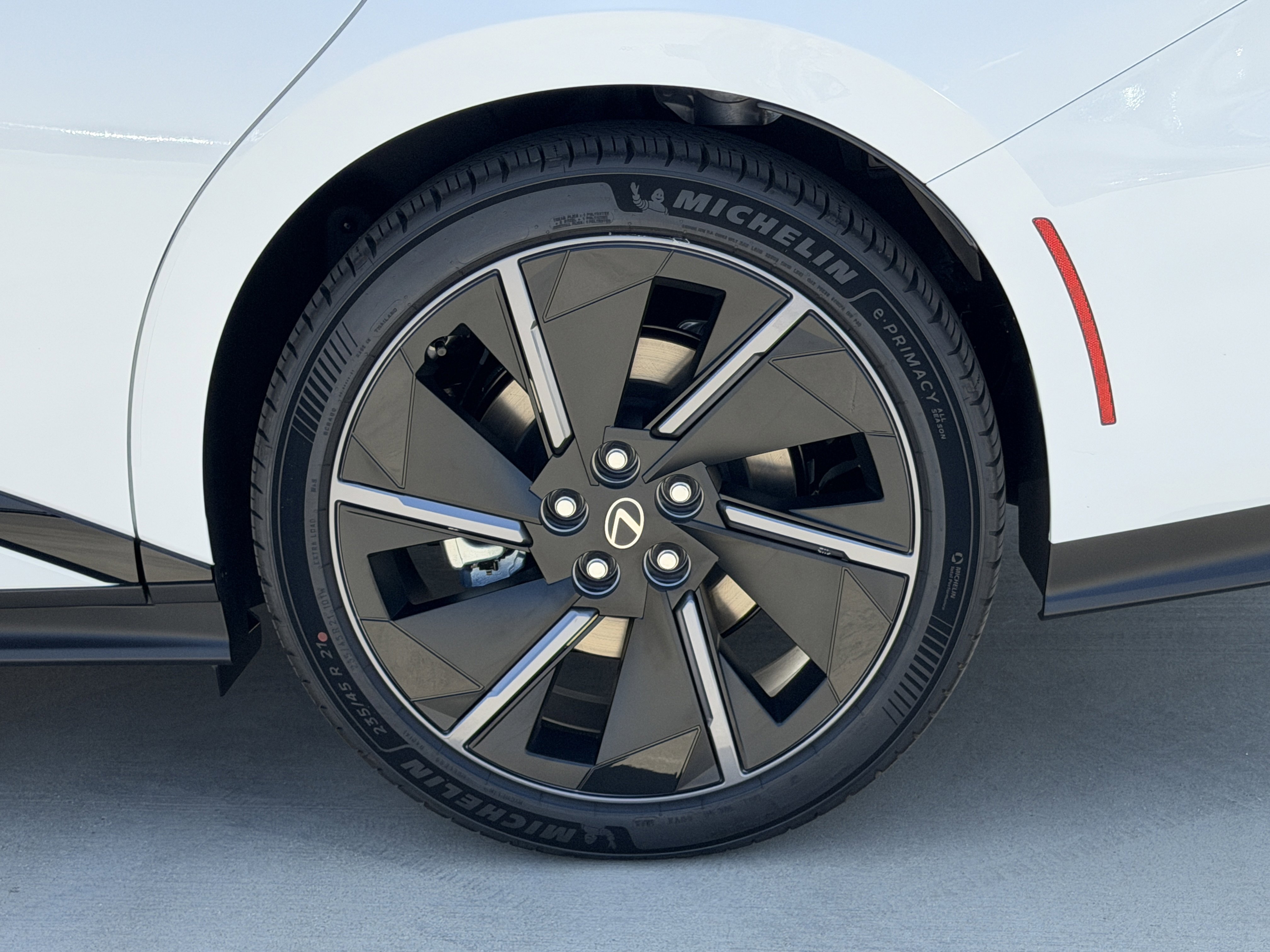 New 2026 Lexus ES 500e AWD/4WD image 14