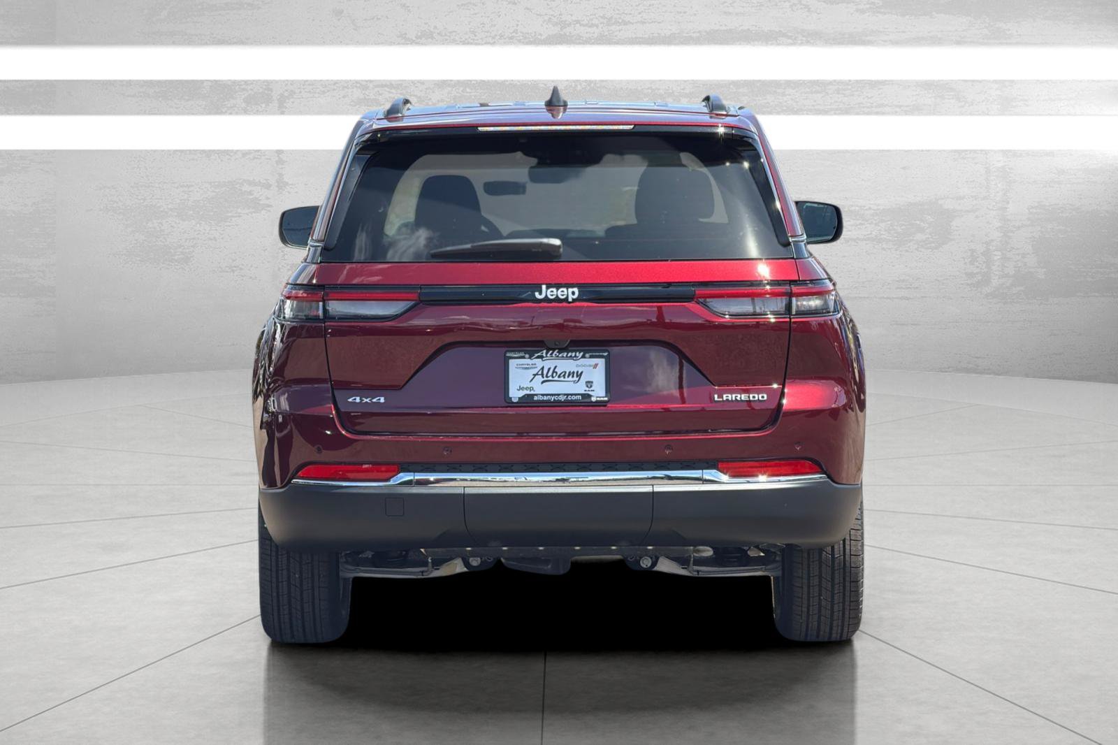 New 2026 Jeep Grand Cherokee Laredo w/ Trailer Tow Package AWD/4WD image 6