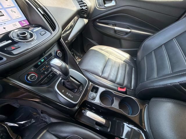 Used 2017 Ford C-MAX Energi Titanium w/ Equipment Group 501A FWD image 25